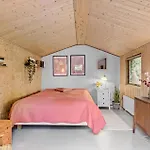 3 Bedroom Pet Friendly In *