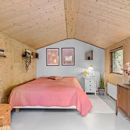 3 Bedroom Pet Friendly In *